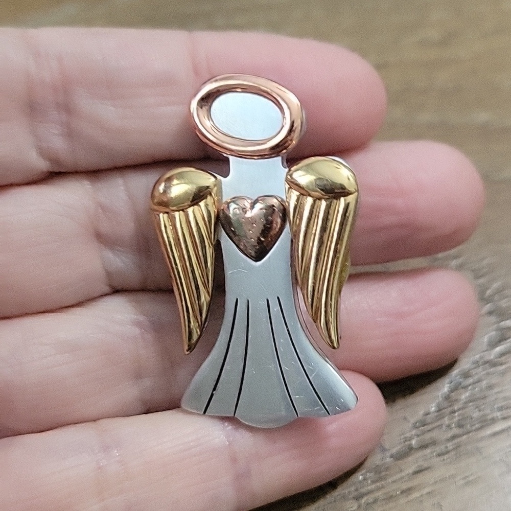 Avon Angel Pin with Gold Wings and Heart